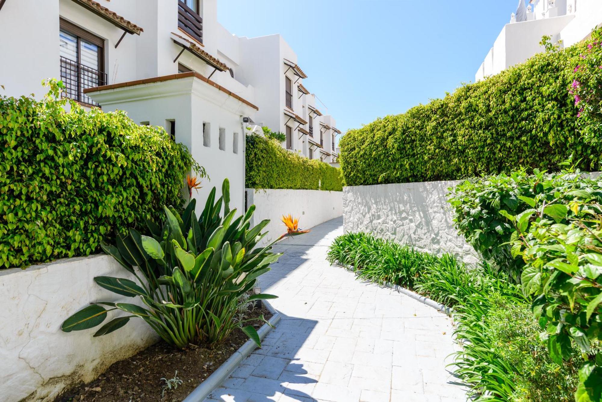 Golf Hills Bed and Breakfast Εστεπόνα Εξωτερικό φωτογραφία
