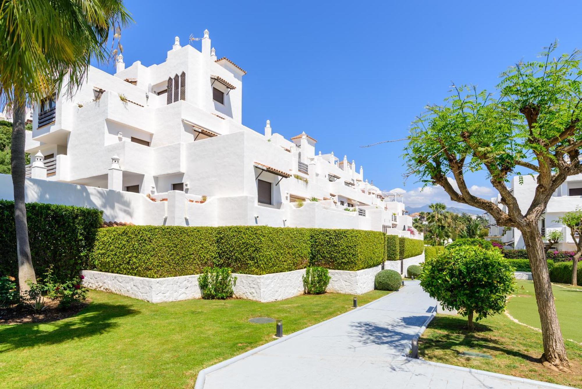 Golf Hills Bed and Breakfast Εστεπόνα Εξωτερικό φωτογραφία